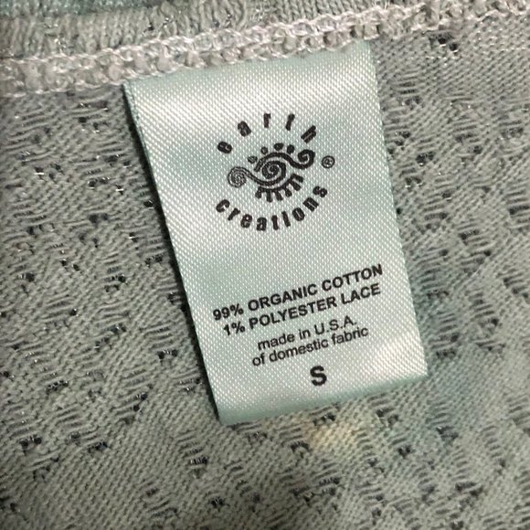 Earth Creations Sage Cotton Bell Sleeve Top - Picture 4 of 5